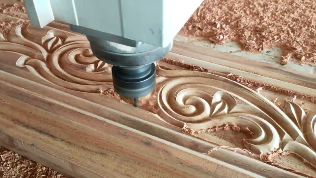 Making a wooden sculpture using a special machine