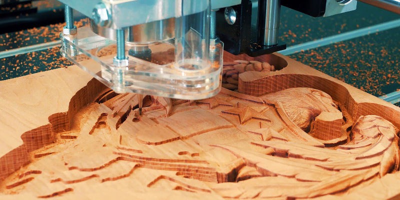 Making a wooden sculpture using a special machine